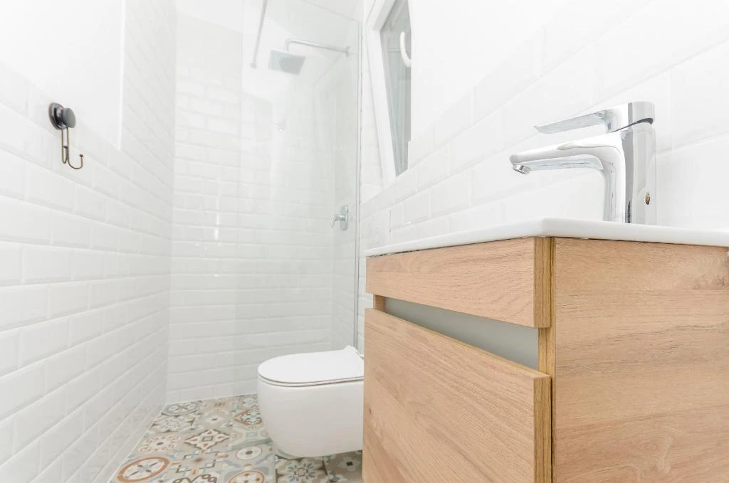 Bedrooms & Bathrooms photo 4